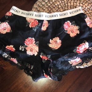 Women’s VS XS NWOT